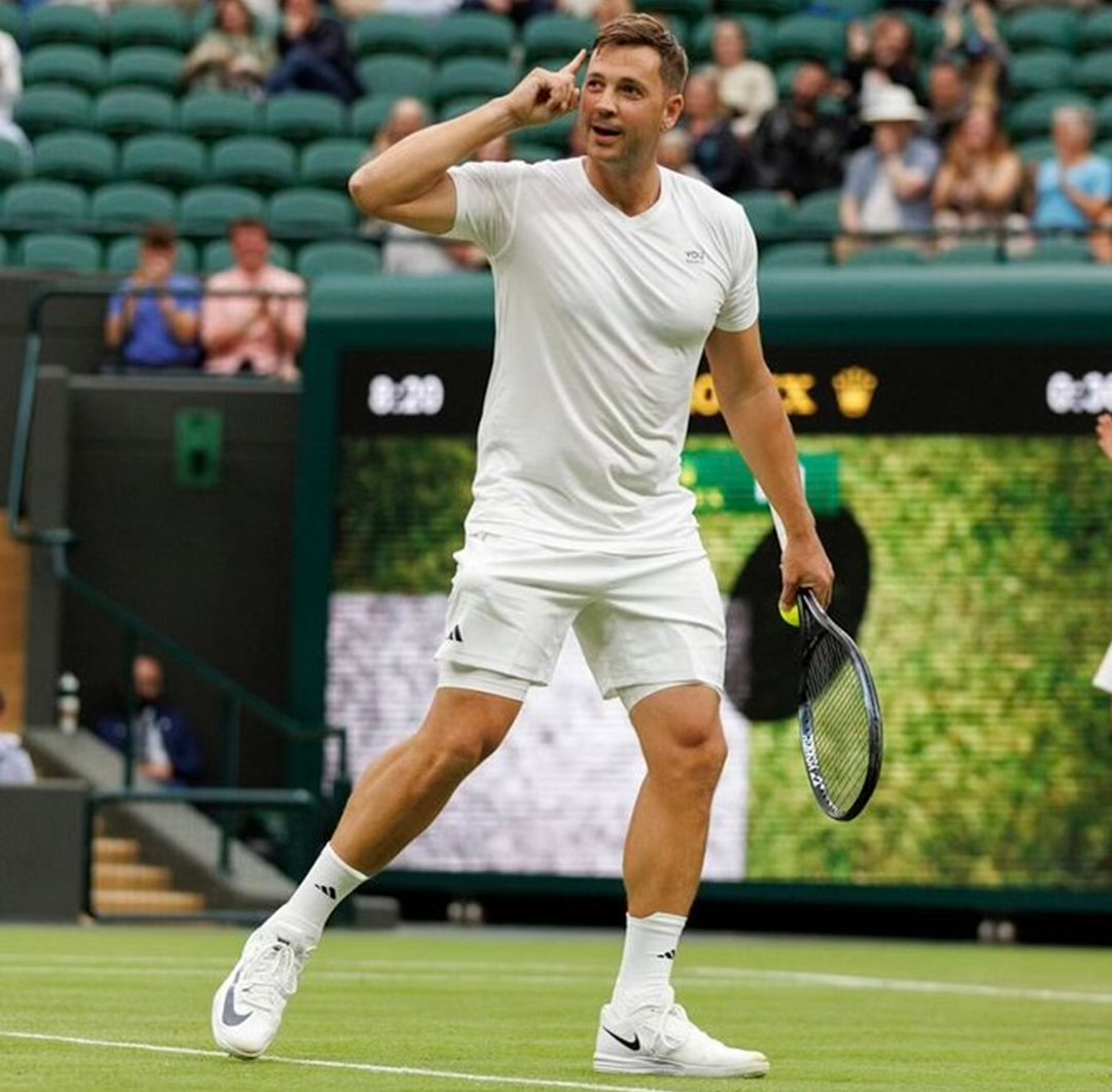 Close Comfort V-Neck T-Shirt Chest Logo